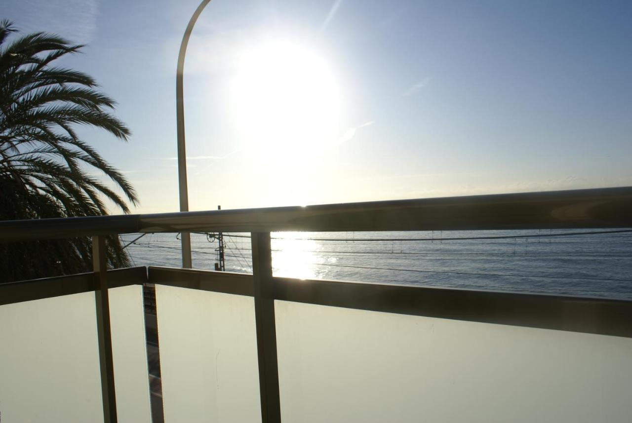 Vila De Premia Premiá de Mar エクステリア 写真